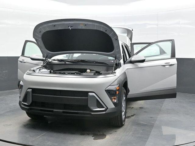 New 2027 Gray Hyundai SE AWD image 30