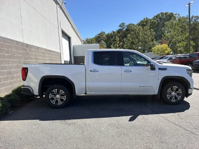 Used 2025 White GMC SLT image 4