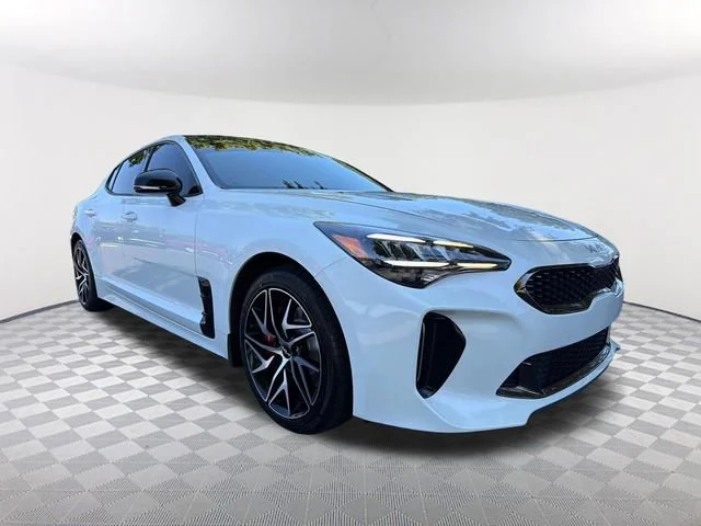 Used 2023 White Kia GT-Line image 3