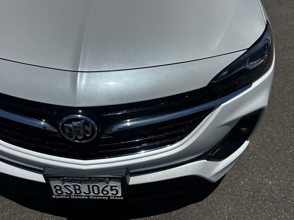 Used 2020 White Buick Essence image 4