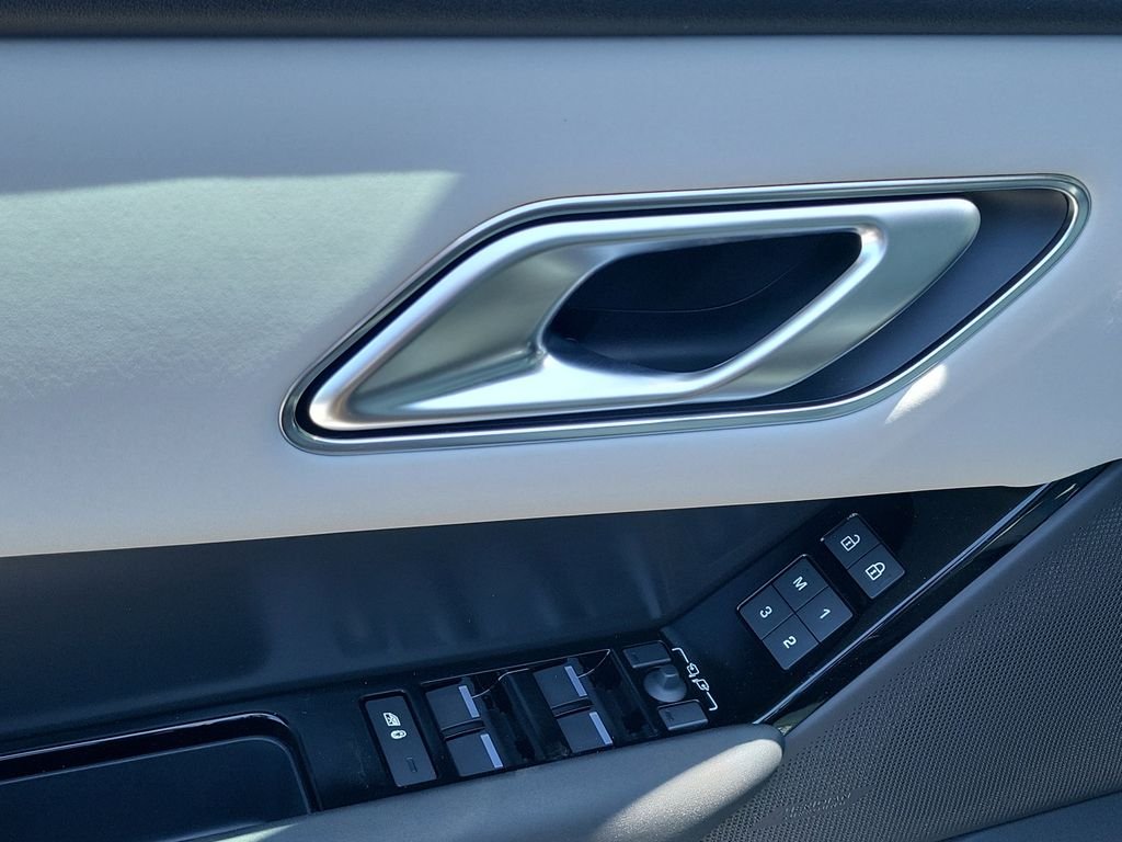 New 2026 Varesine Blue Land Rover S image 25