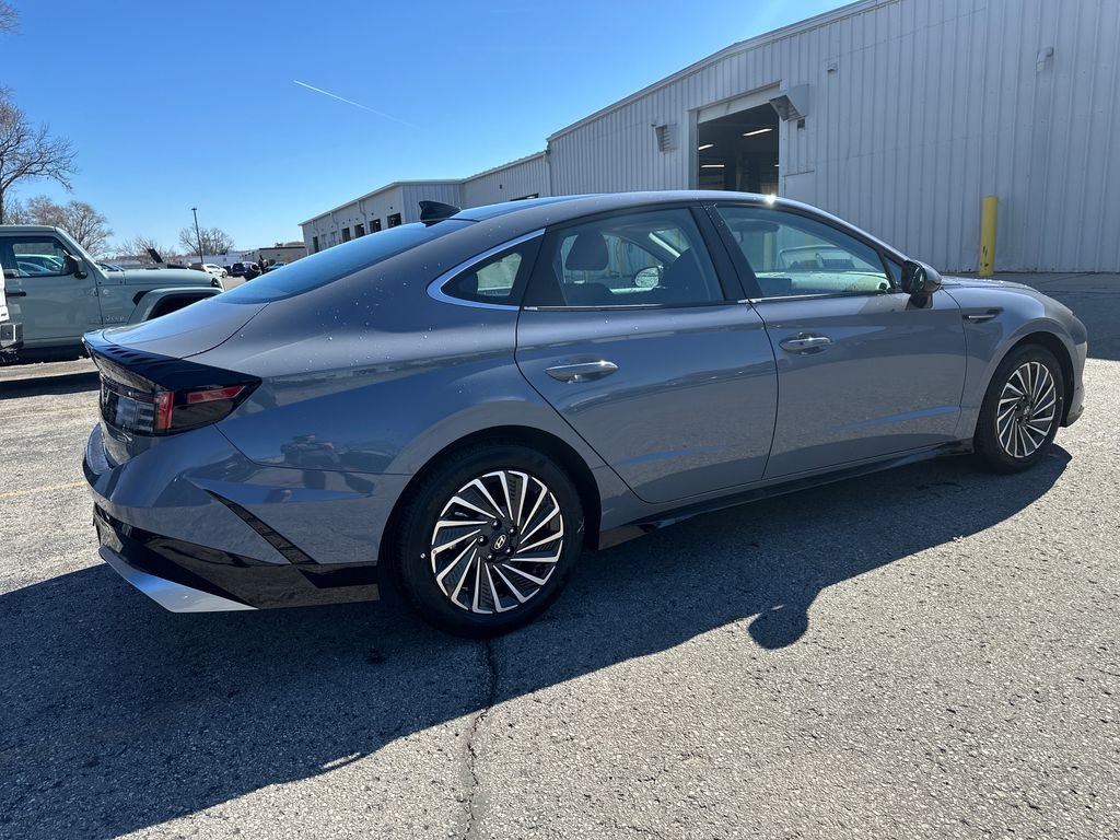 New 2026 Blue Hyundai SEL image 5
