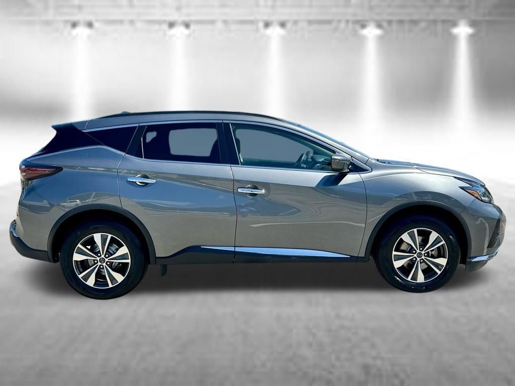 Used 2023 Gray Nissan SV image 5