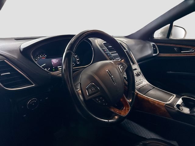 Used 2016 Tan Lincoln Select image 10