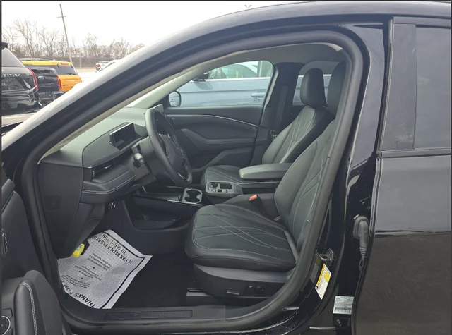 Used 2025 Shadow Black Ford Select image 6