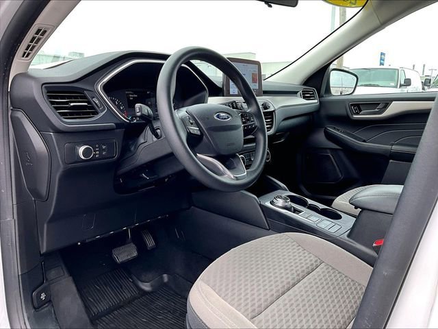 Used 2022 Oxford White Ford SE image 8