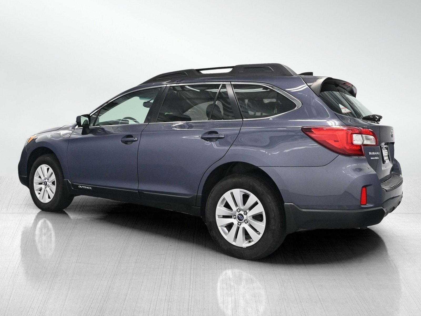 Used 2016 Carbide Gray Metallic Subaru 2.5i Premium image 4