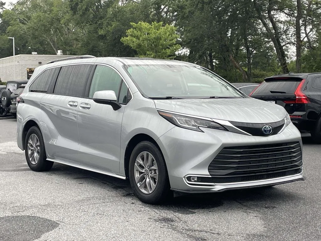 Used 2022 Celestial Silver Metallic Toyota XLE image 1