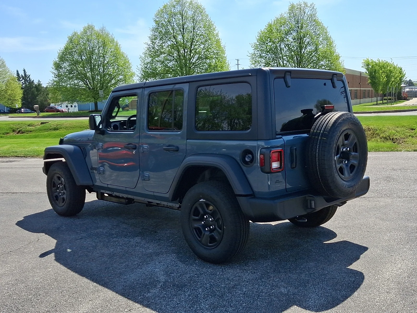 New 2026 Anvil Clear-Coat Exterior Paint Jeep 4-Door Sport image 6