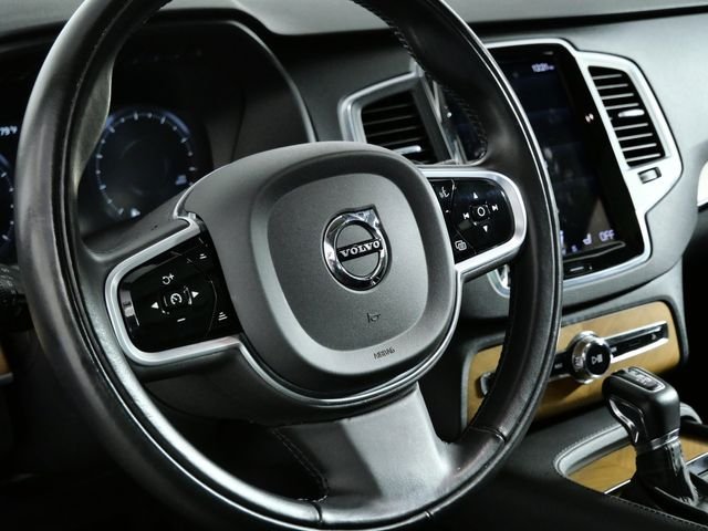 Certified Used 2022  Volvo T5 Momentum image 19