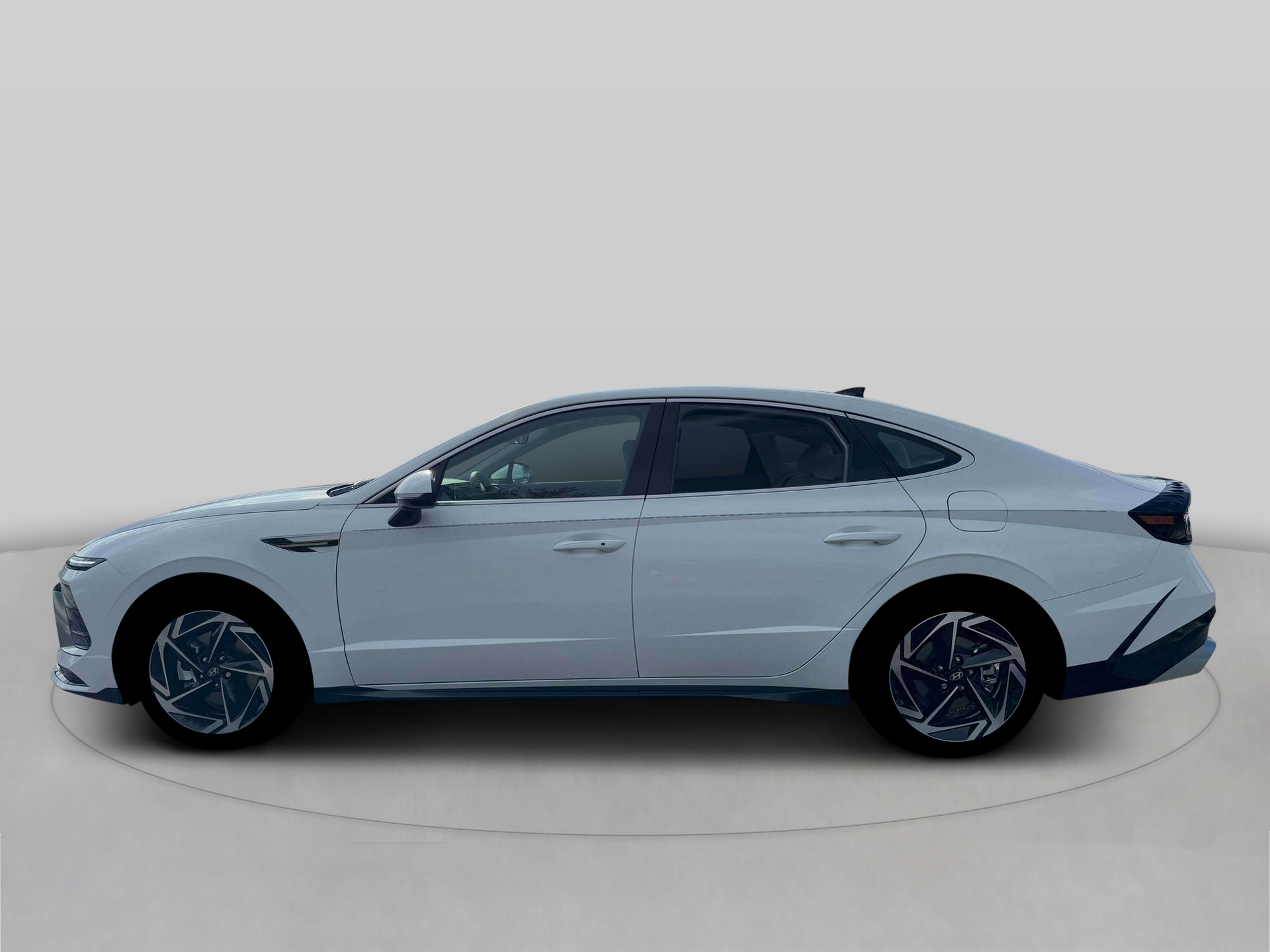 New 2026 White Hyundai SEL Sport image 3