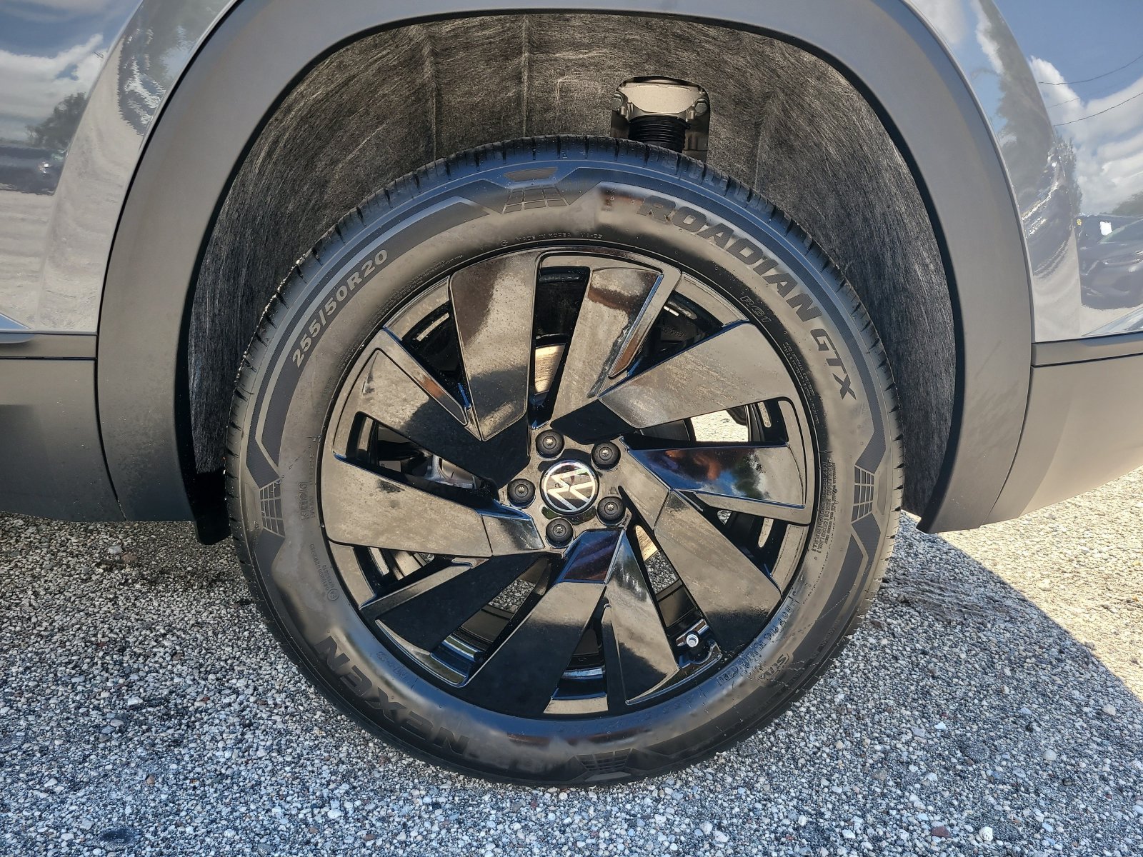 New 2026 Pure Gray Volkswagen 2.0T SE W/TECHNOLOGY image 7
