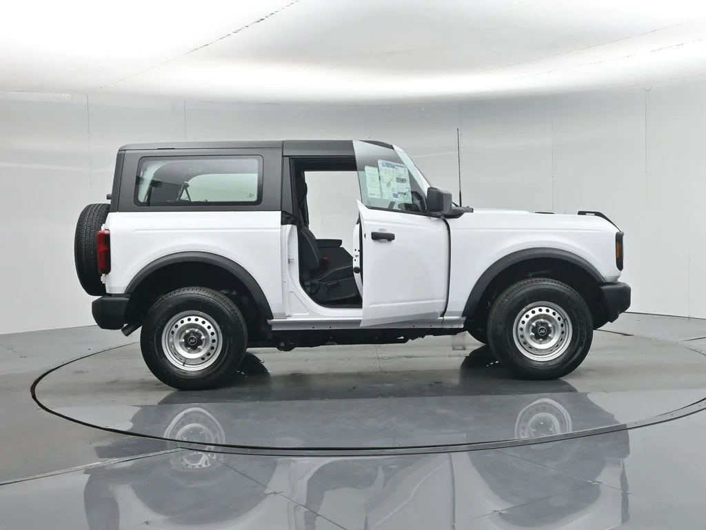 New 2026 Oxford White Ford Base image 4