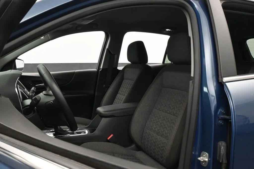 Used 2024 Lakeshore Blue Metallic Chevrolet LT image 9
