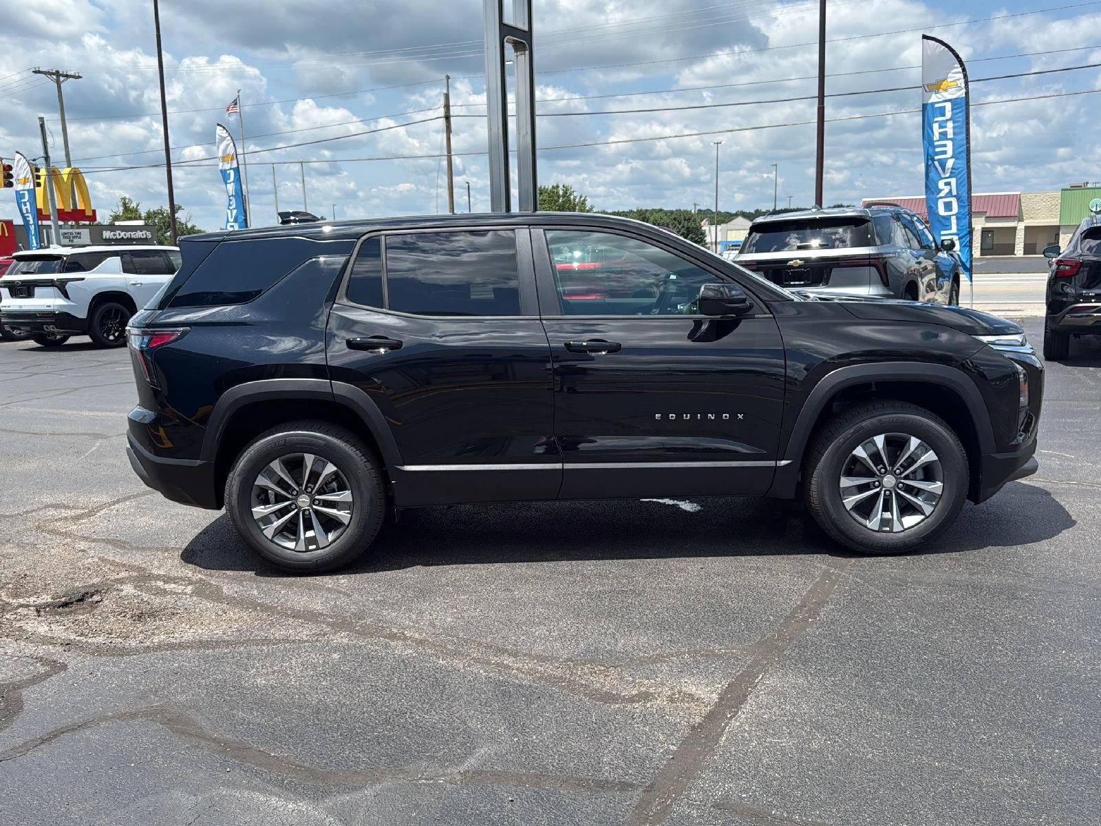 2027 Chevrolet Equinox LT - Photo 6