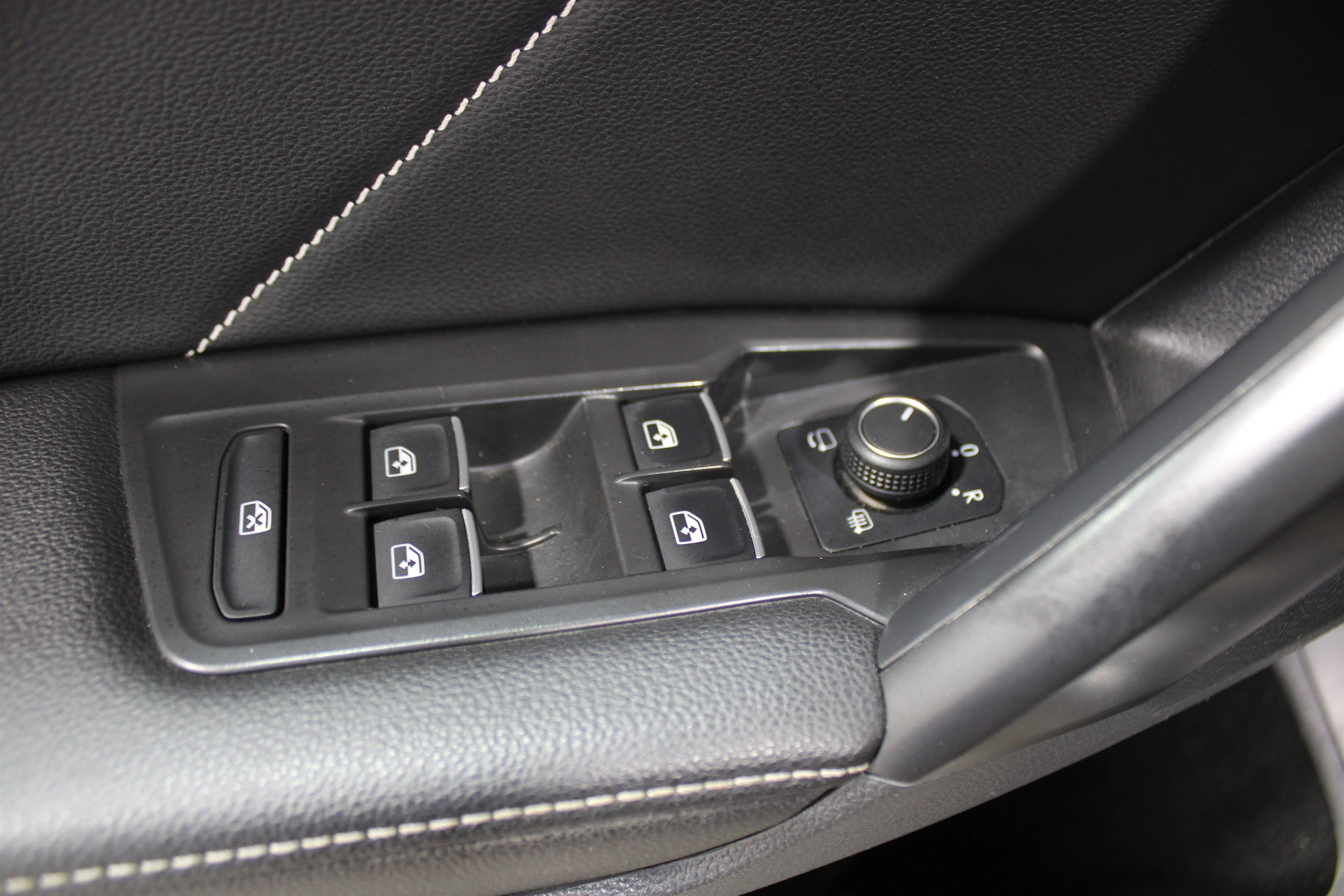 Used 2022 Gray Volkswagen SEL R-Line image 7