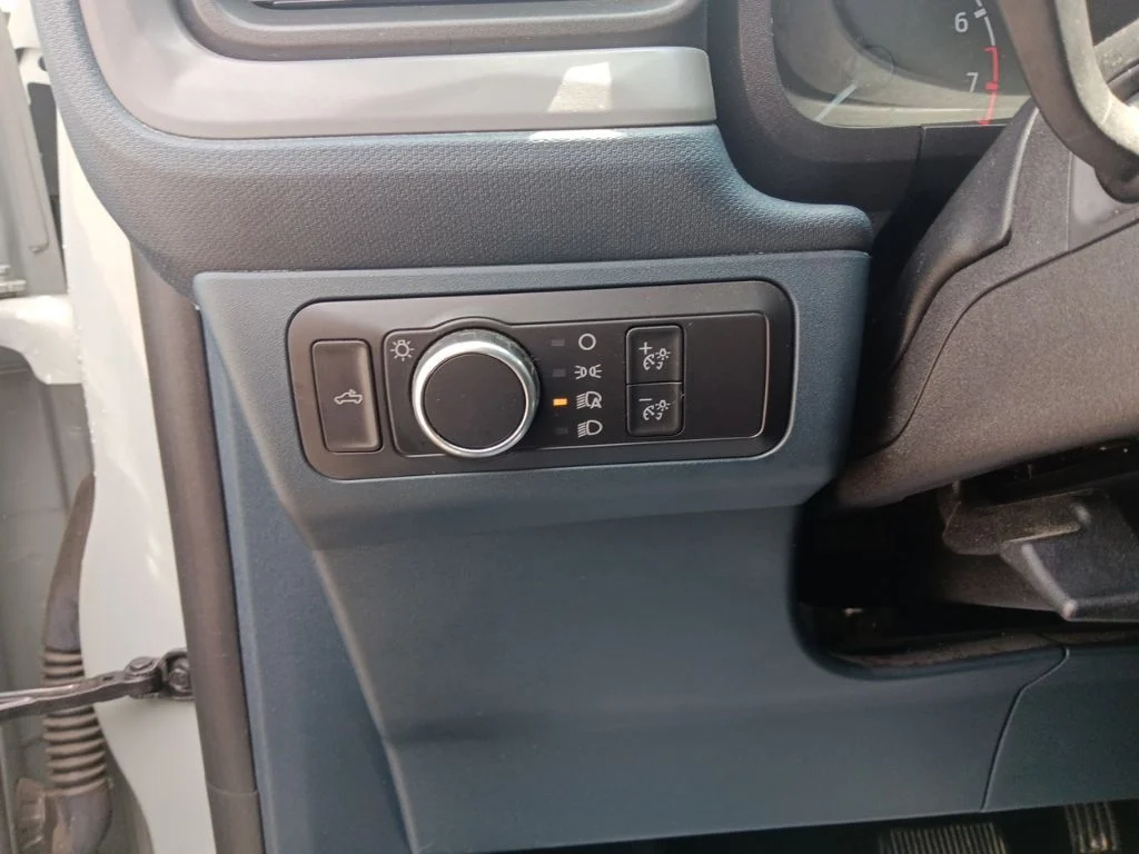 Used 2022 Cactus Gray Ford XL image 15