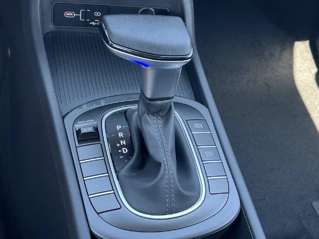 Used 2027 Green Hyundai SE image 19