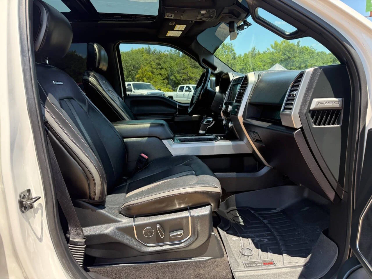 Used 2018 White Ford Platinum 4x4 4dr SuperCrew 5.5 ft. SB image 14