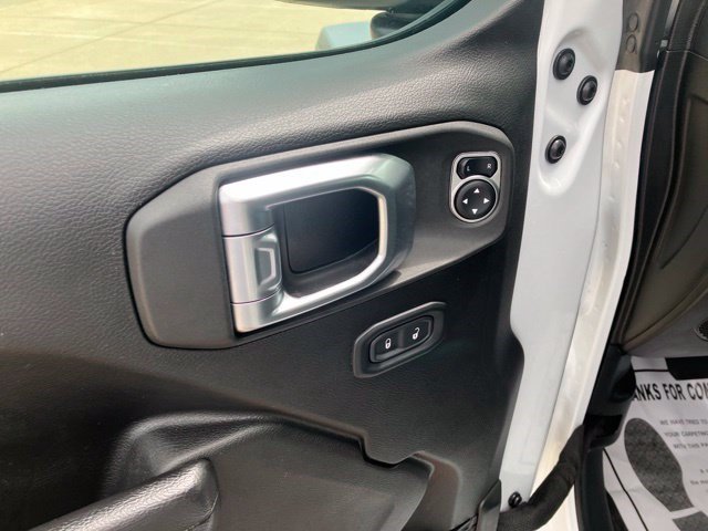 Used 2024 Bright White Clearcoat Jeep Rubicon image 11