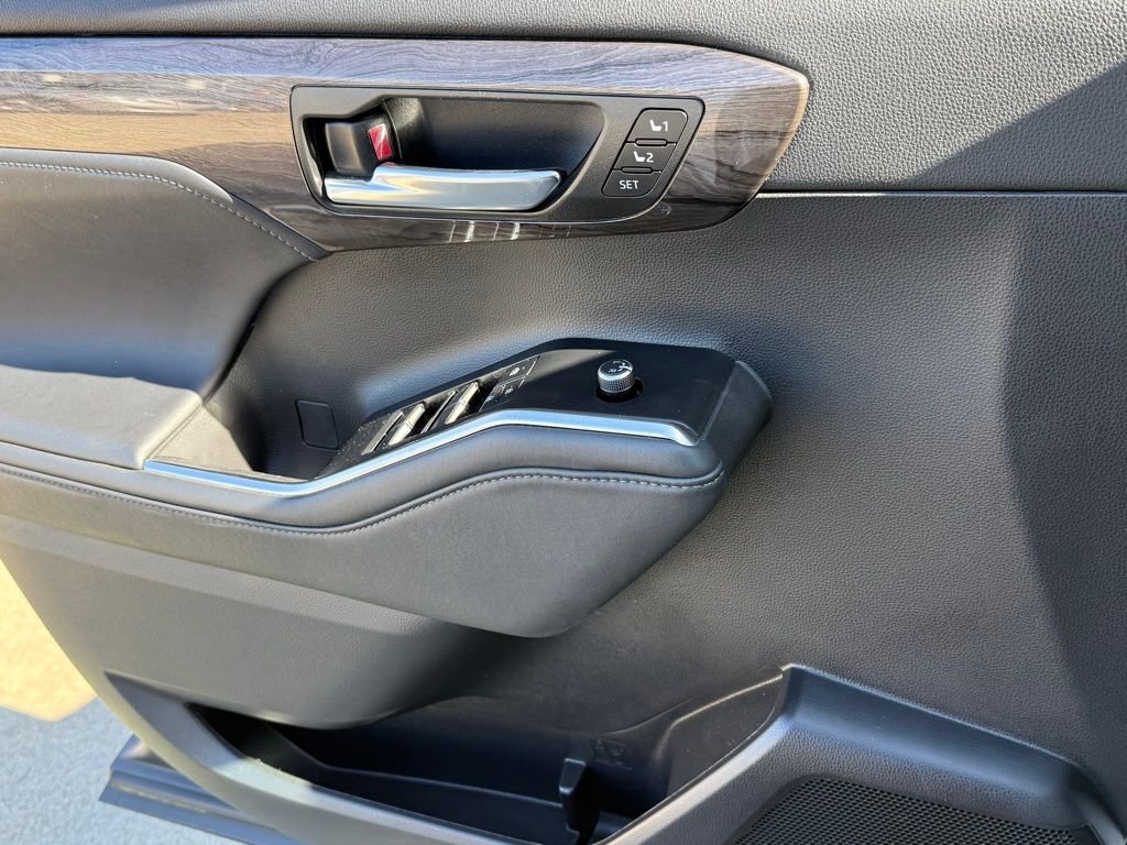 2022 Toyota Highlander Platinum - Photo 28