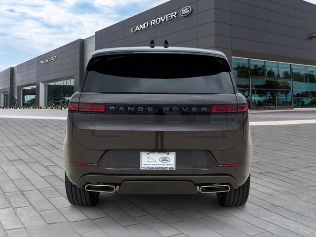 New 2026 Charente Grey Land Rover Dynamic SE image 4