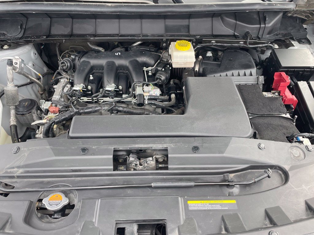 Used 2024 Gray Nissan Platinum image 30