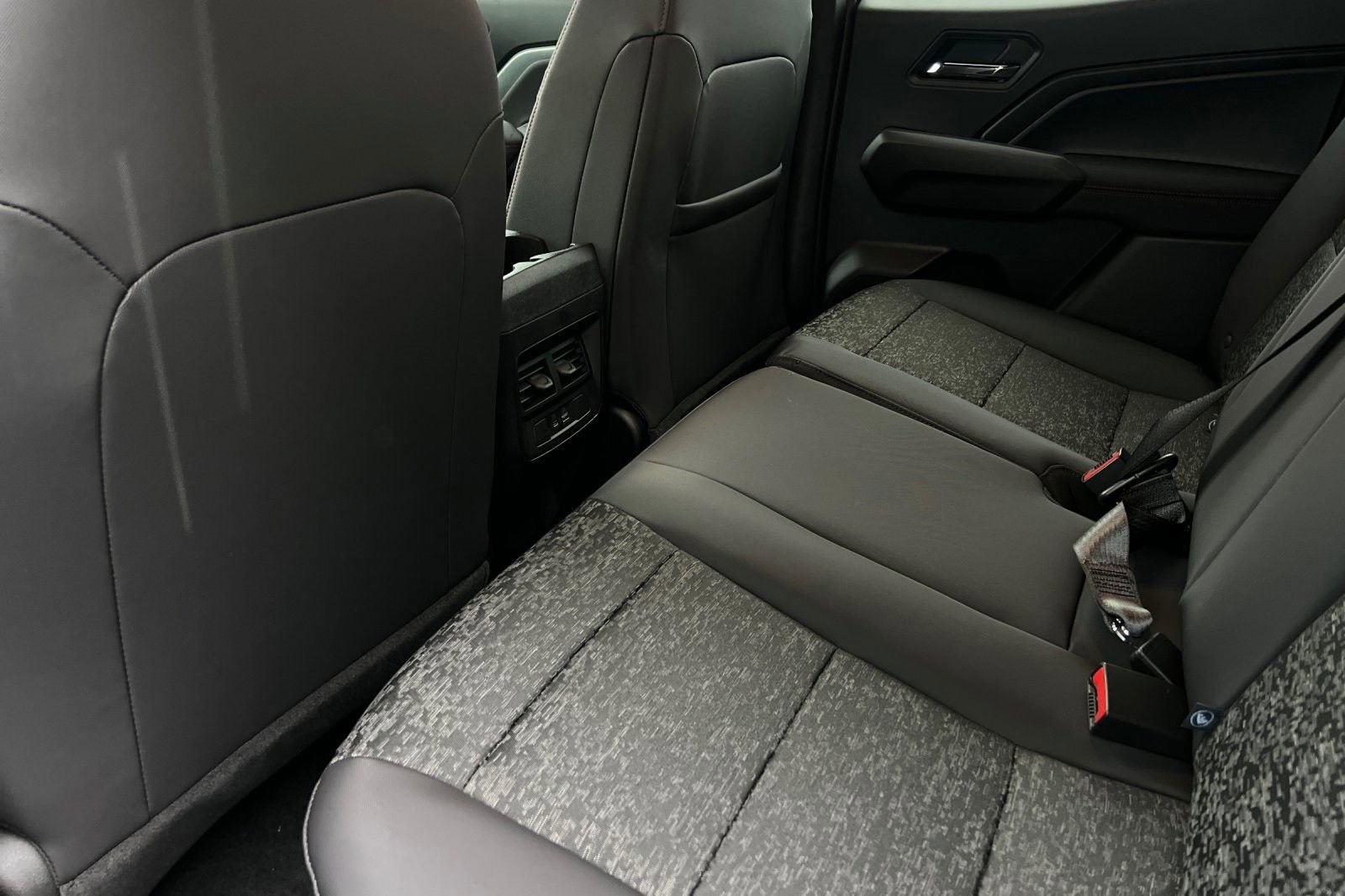 2025 Chevrolet Colorado Z71 - Photo 13