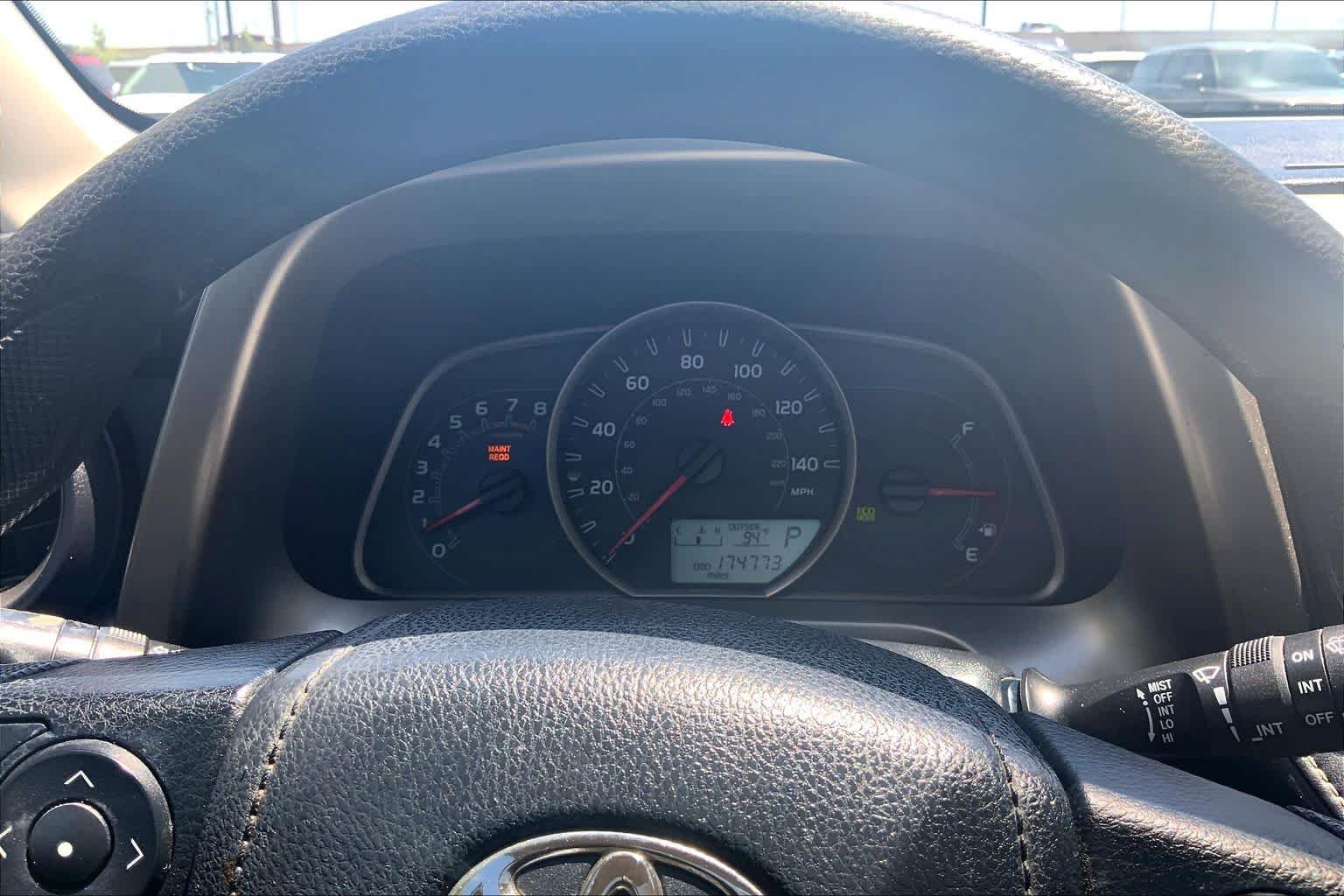 Used 2013 Black Toyota XLE image 25