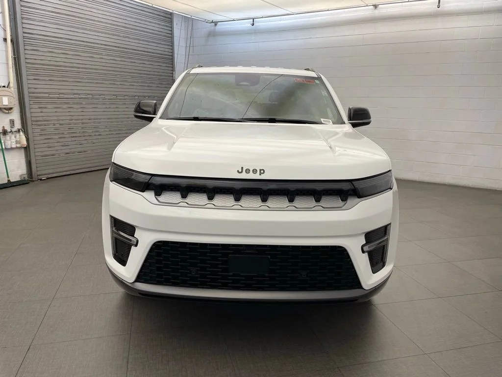 New 2026 White Jeep  image 9