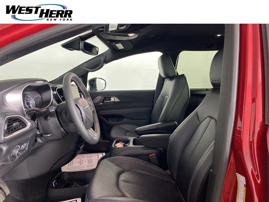 Used 2026 Red Hot Pearlcoat Chrysler Select AWD image 13