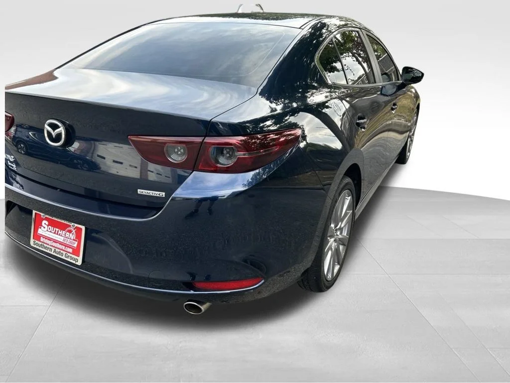 Used 2021 Blue Mazda Preferred image 5