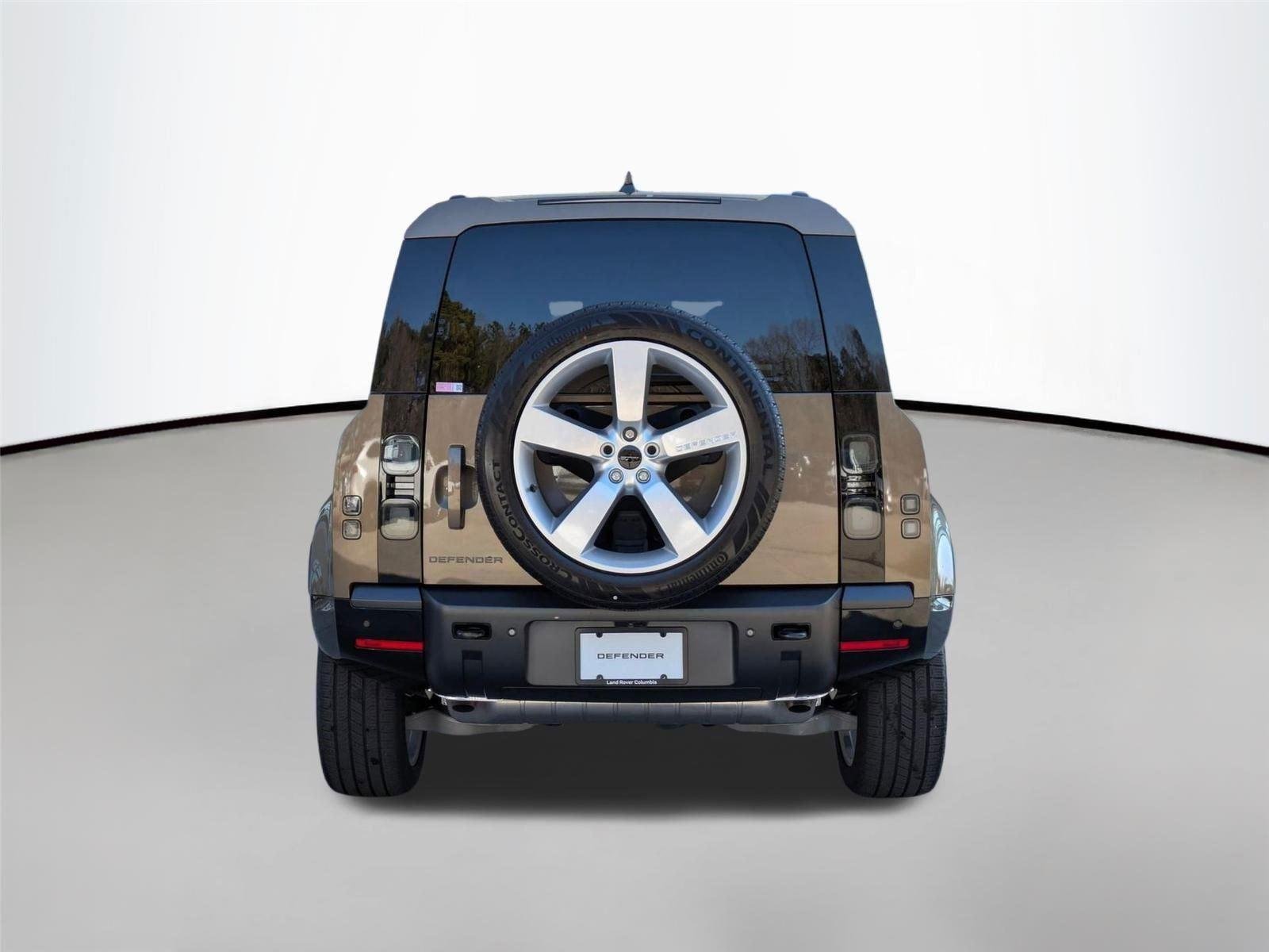 Used 2026 Gondwana Stone Metallic Land Rover X-Dynamic SE image 6