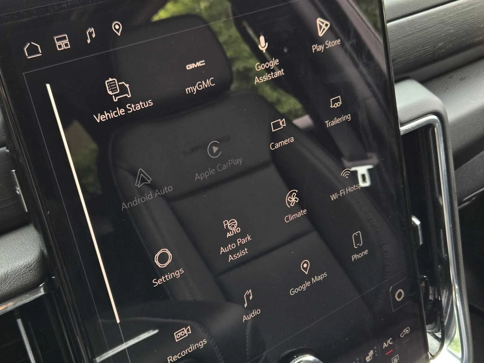 2026 GMC Yukon Denali - Photo 11