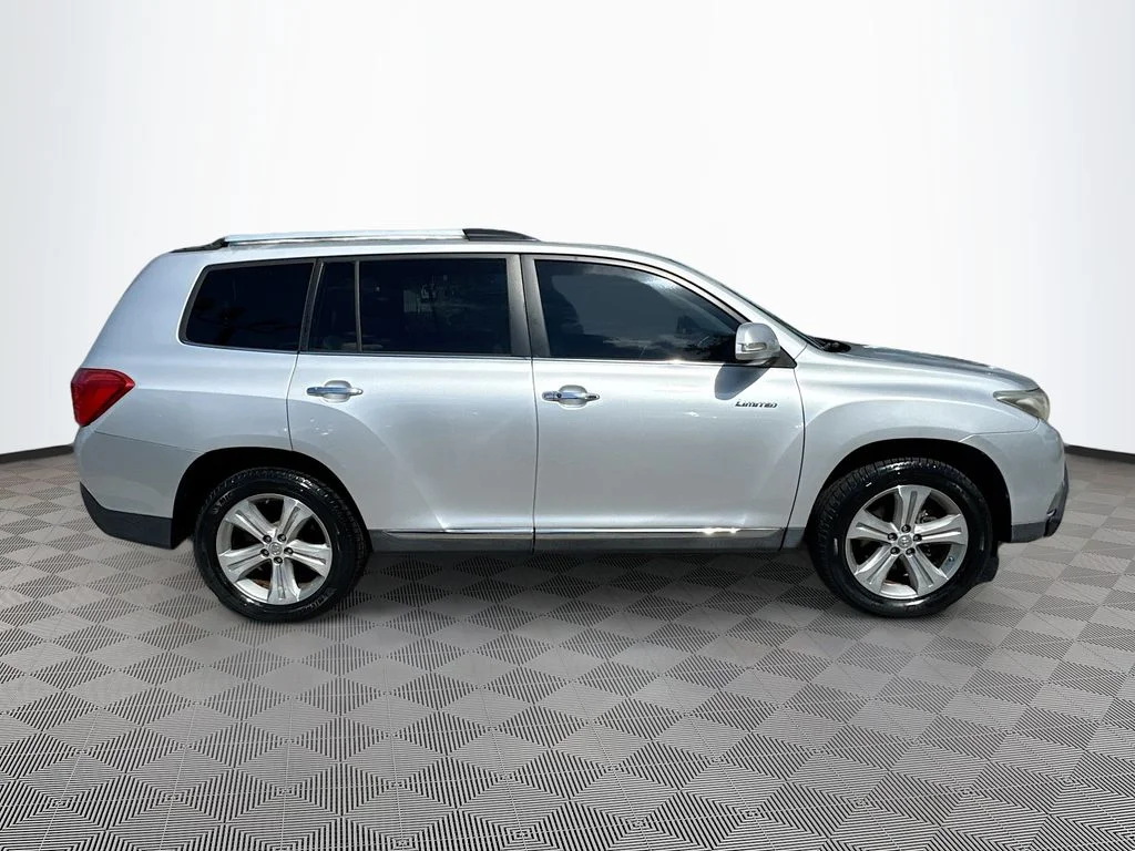 Used 2012 Silver Toyota Limited image 5