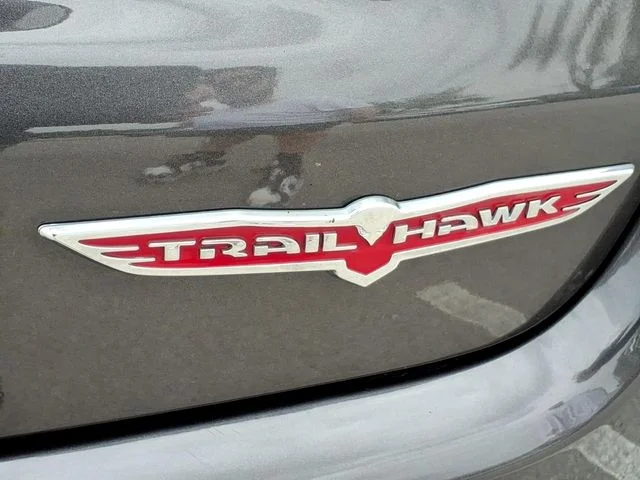 Used 2017 Gray Jeep Trailhawk image 5