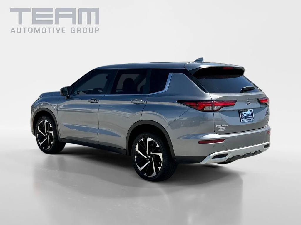 Used 2022 Gray Mitsubishi SE image 5