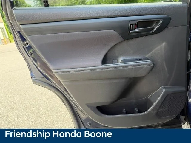 Used 2023 Blue Toyota L image 34