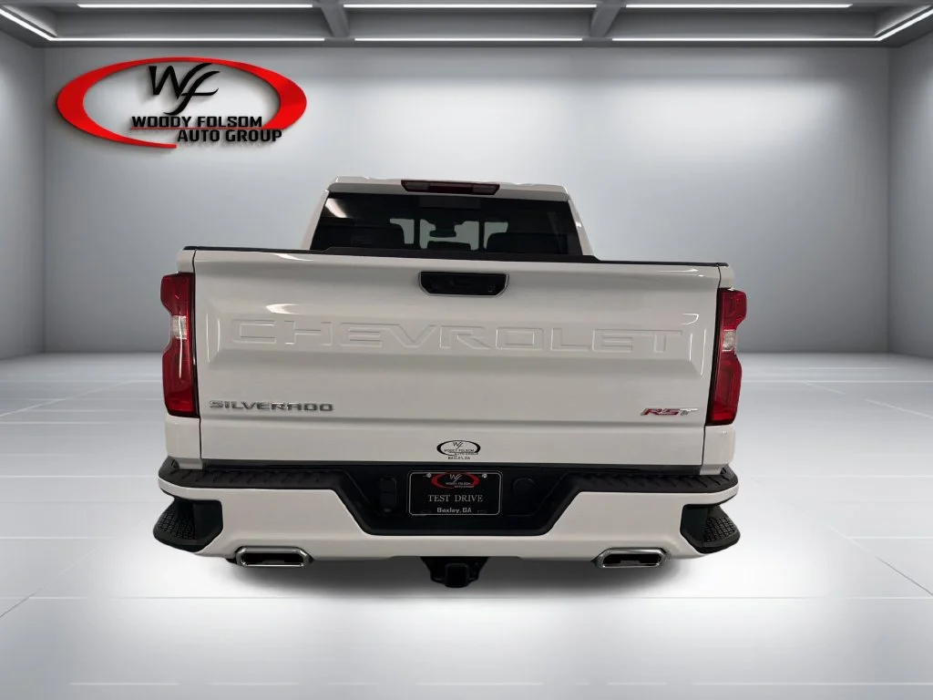 New 2026 Summit White Chevrolet RST image 7