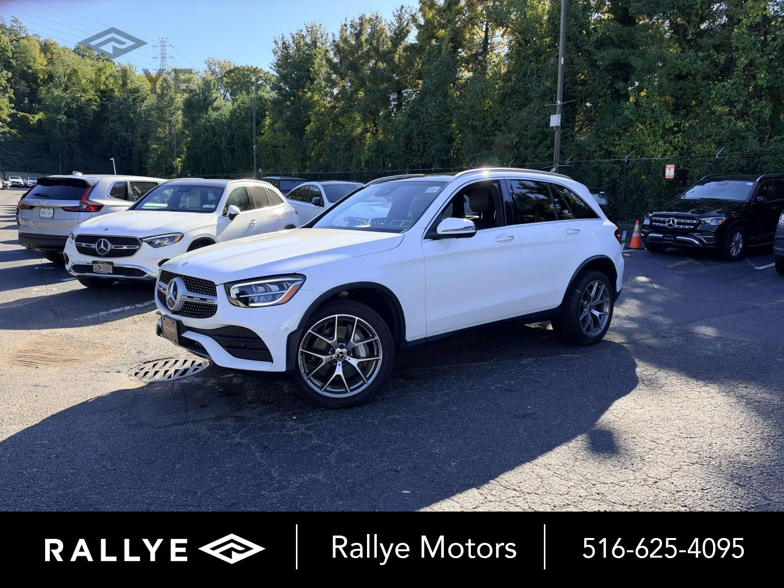 Used 2022  Mercedes-Benz GLC 300 image 1