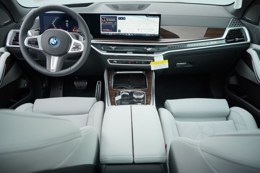 New 2026 Tanzanite Blue II Metallic BMW xDrive50e image 13