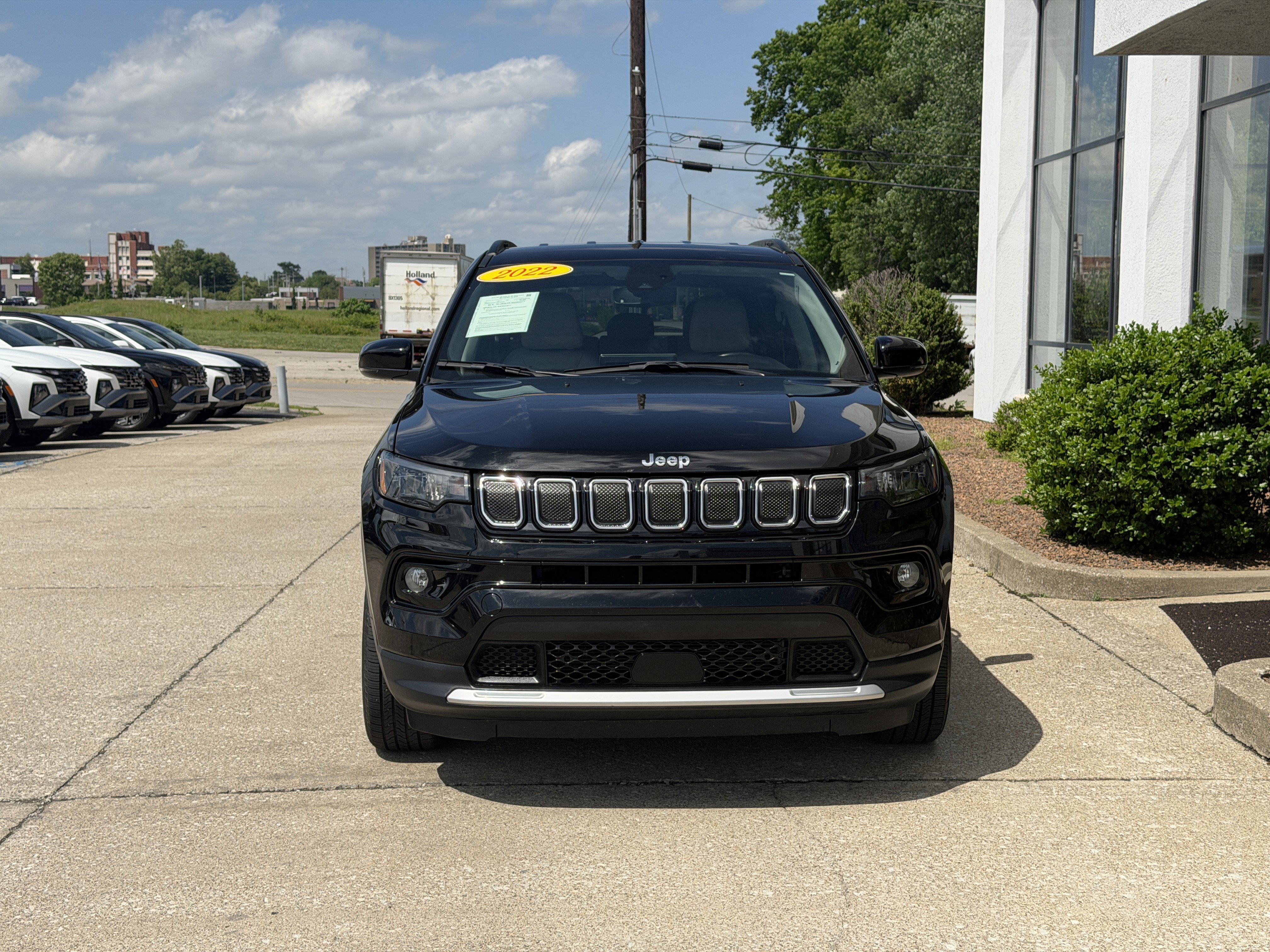 Used 2022 Diamond Black Crystal Pearlcoat Jeep Limited image 18