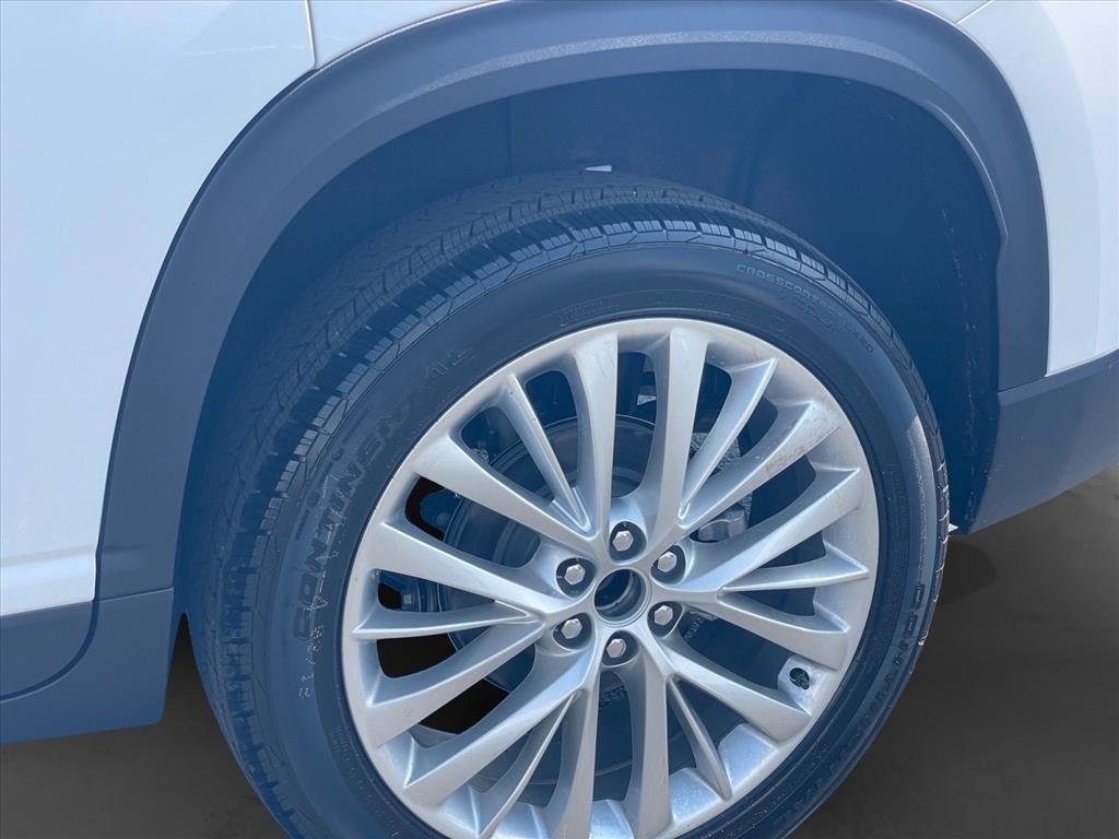 2027 Chevrolet Traverse LT - Photo 28