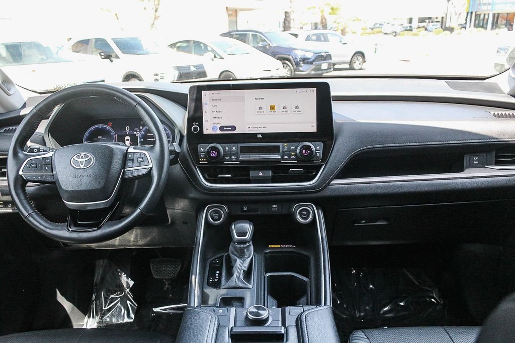Used 2024 White Toyota Platinum image 13