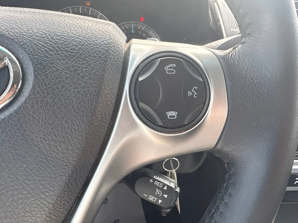 Used 2014 Super White Toyota SE image 8
