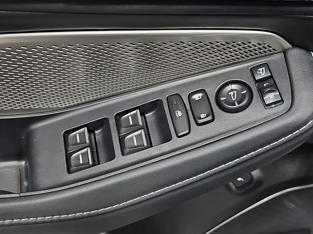 Used 2023 White Acura Technology image 30