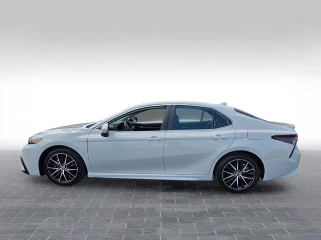 Used 2022 White Toyota SE image 4