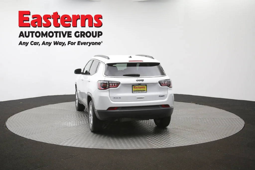 Used 2024 White Jeep Latitude image 61