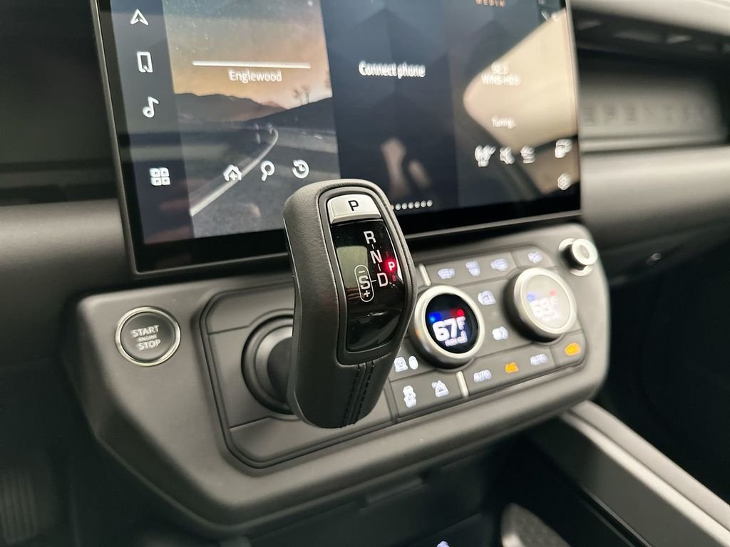 New 2026 Woolstone Green Land Rover X-Dynamic SE image 12