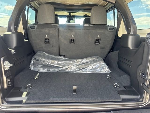 New 2026 Granite Crystal Metallic Clearcoat Jeep Rubicon image 6
